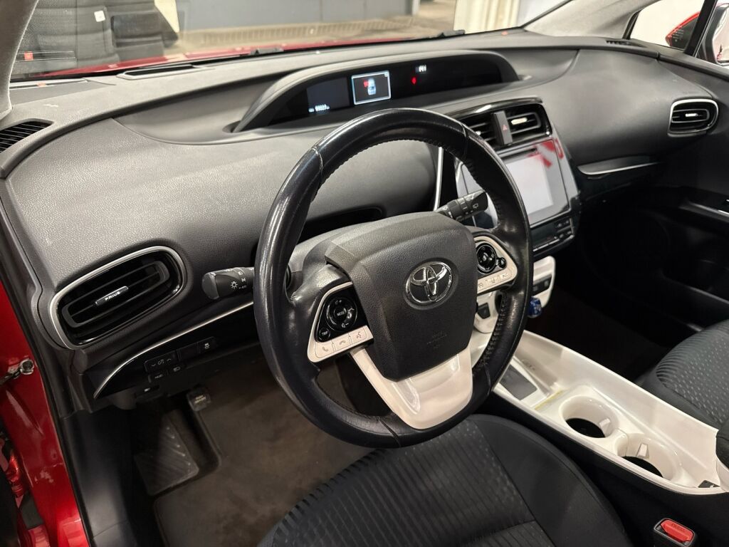 Toyota Prius 2020 Punainen