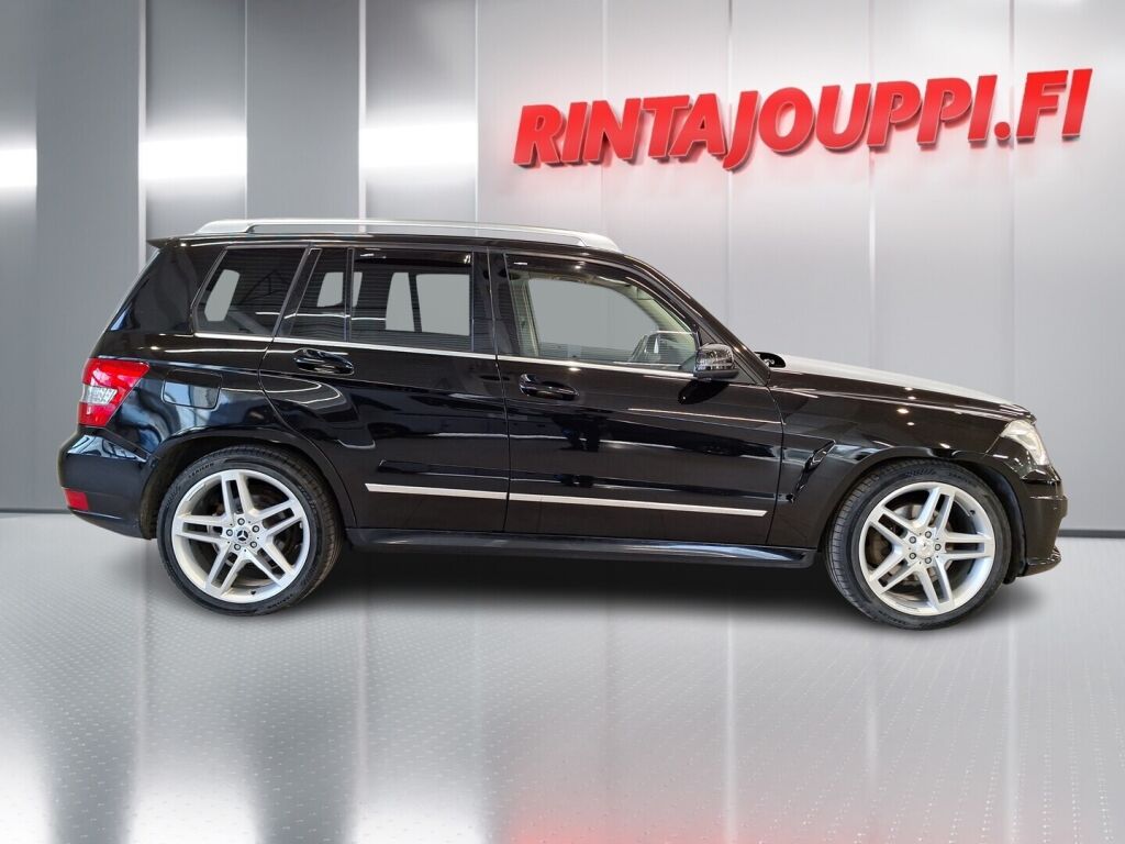 Mercedes-Benz GLK 2011 Musta