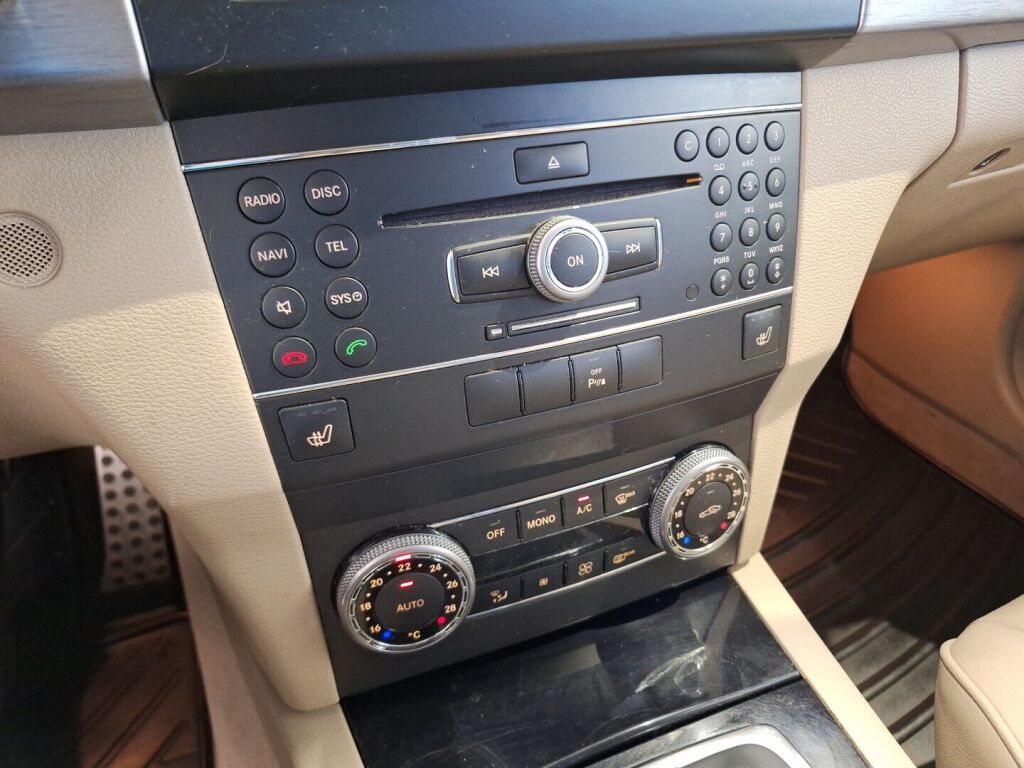 Mercedes-Benz GLK 2011 Musta