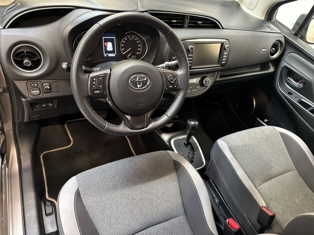 Toyota Yaris 2019 Harmaa