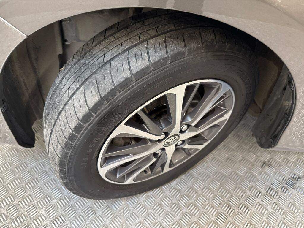 Toyota Yaris 2019 Harmaa