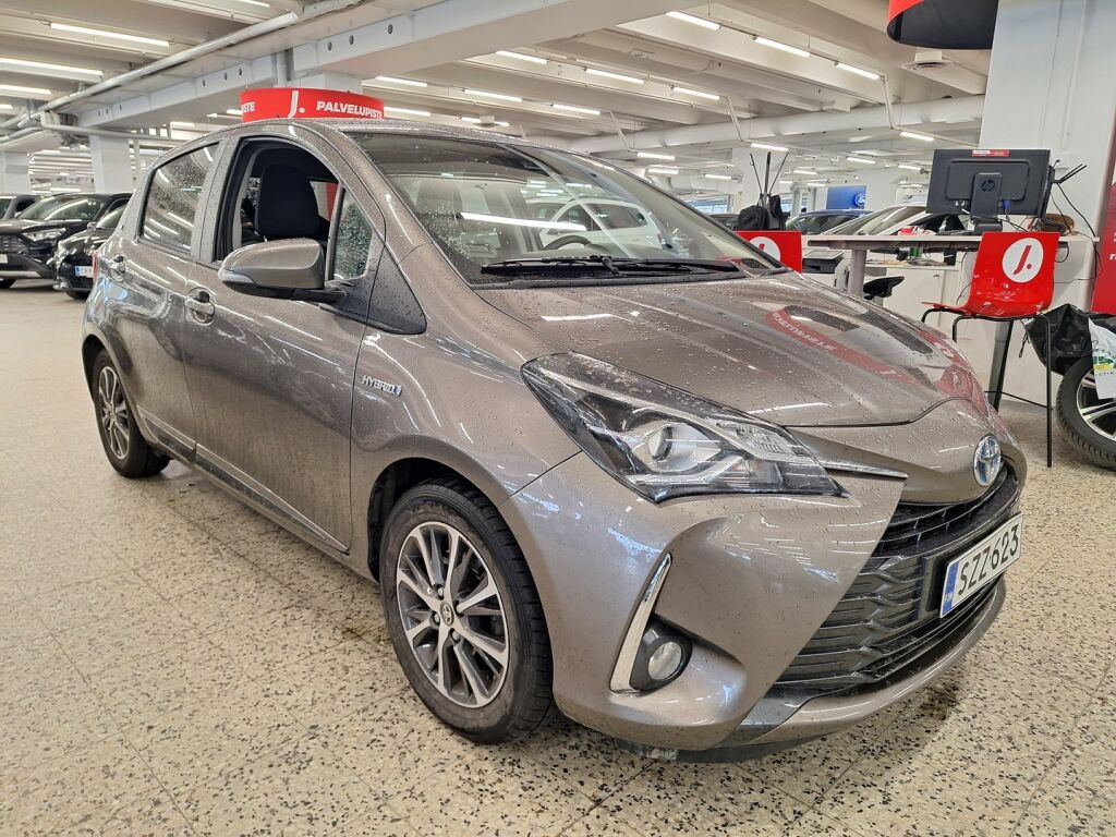 Toyota Yaris 2019 Harmaa