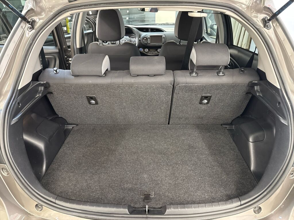 Toyota Yaris 2019 Harmaa