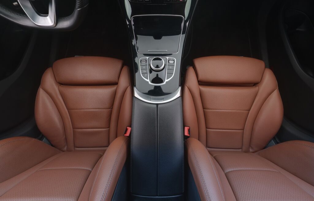 Mercedes-Benz C 2020 Musta