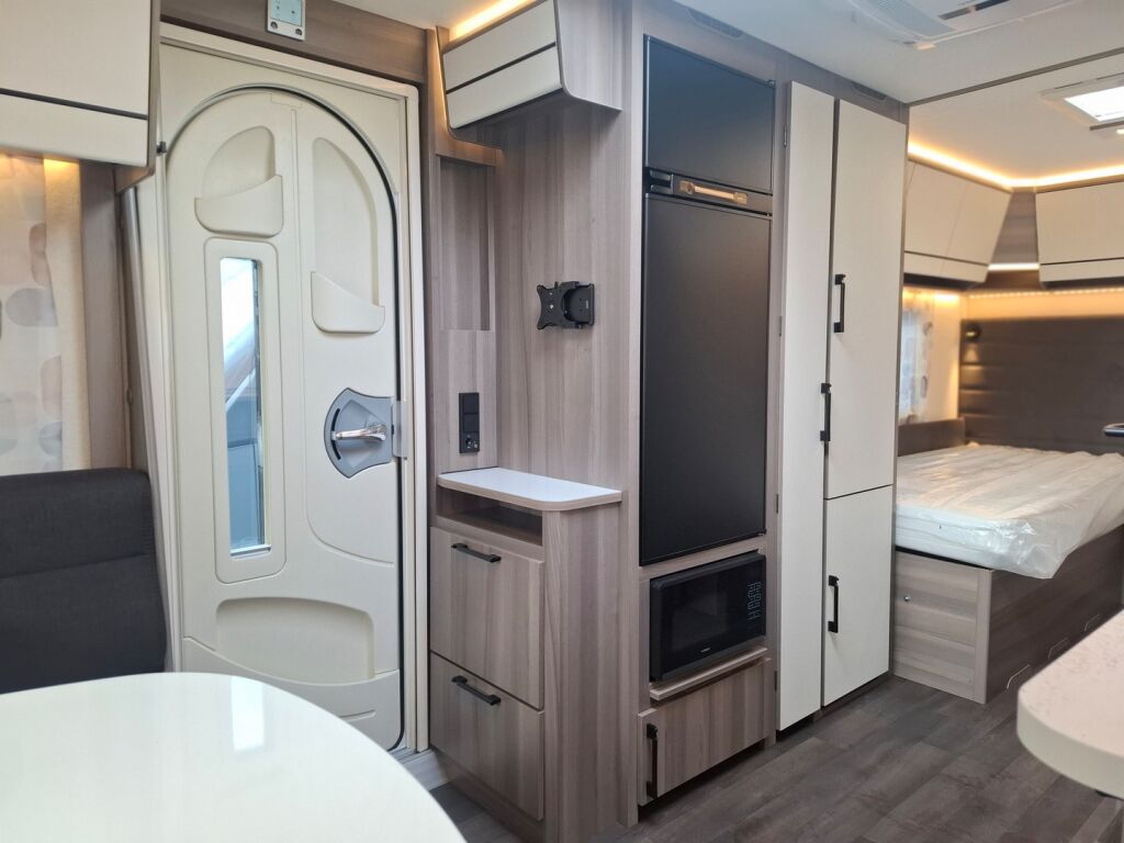 Kabe ESTATE 2026 Valkoinen