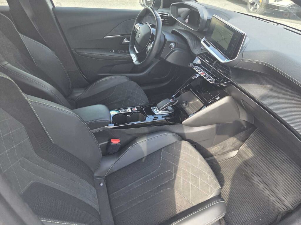 Peugeot e-208 2021 Valkoinen