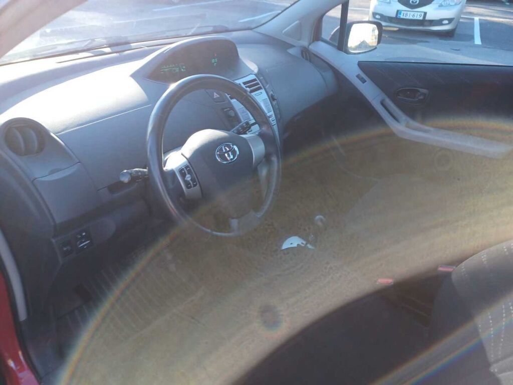 Toyota Yaris 2007 Punainen