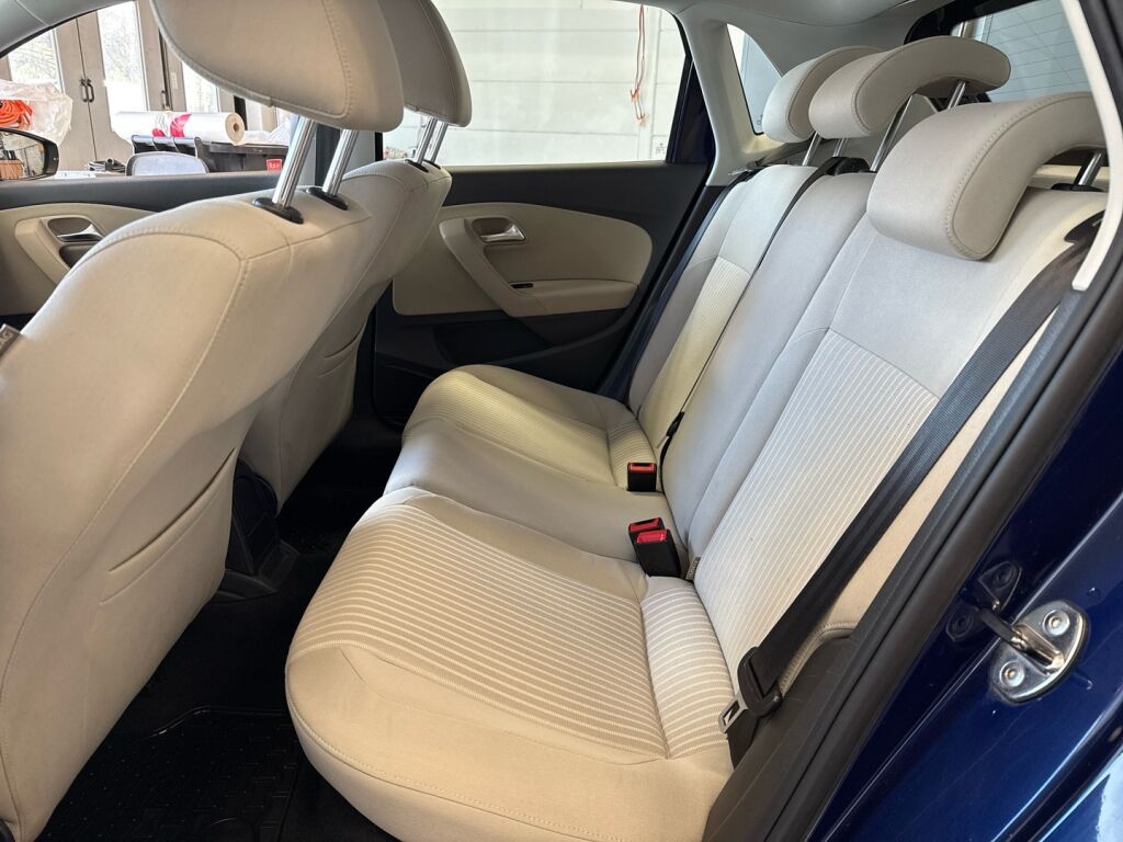 Volkswagen Polo 2010 Sininen