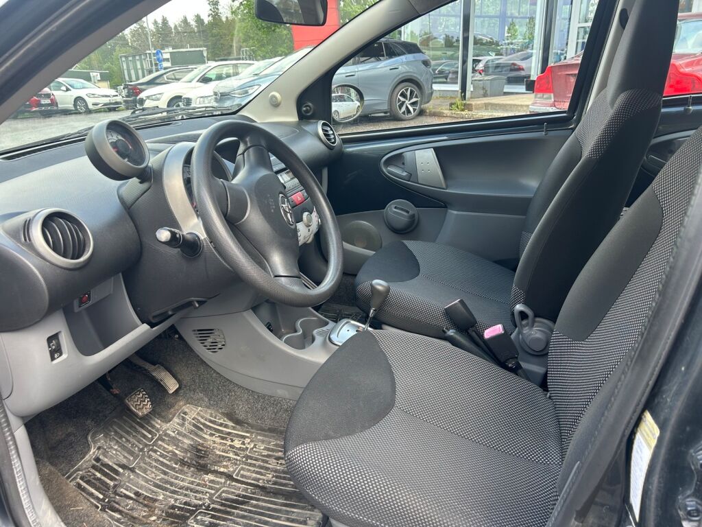 Toyota AYGO 2010 Harmaa