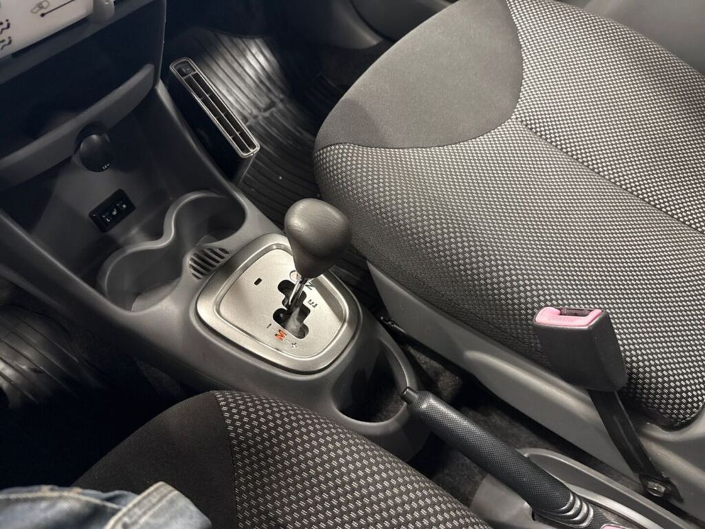 Toyota AYGO 2010 Harmaa