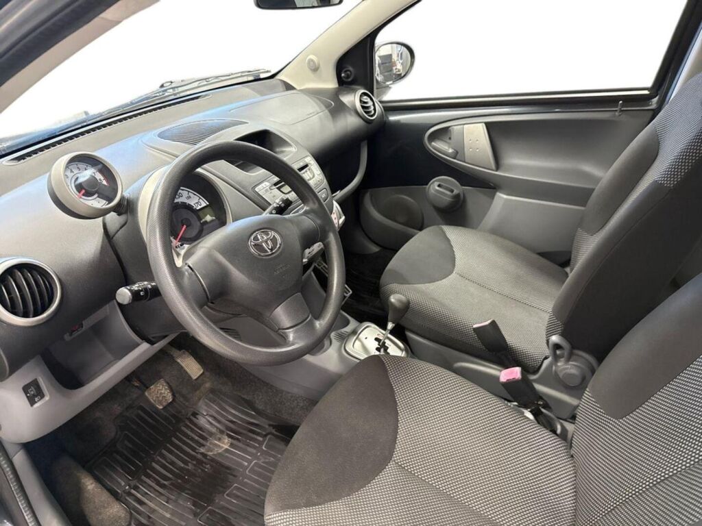 Toyota AYGO 2010 Harmaa