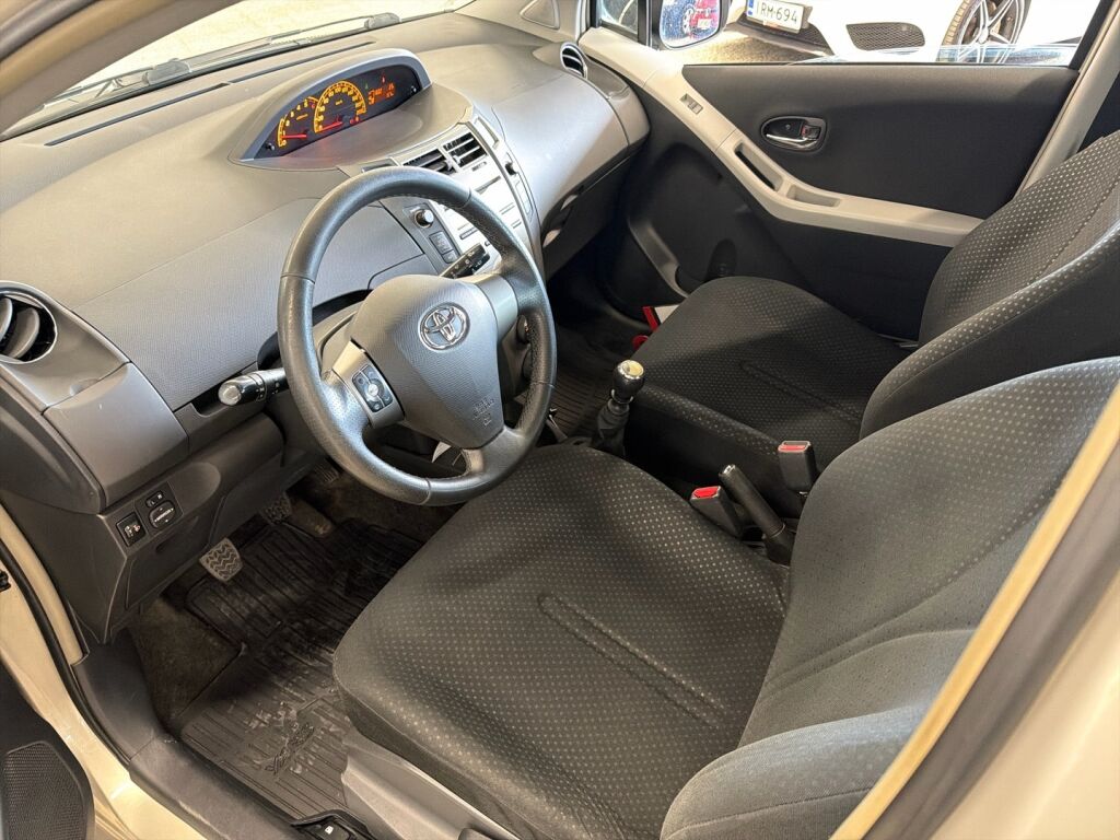 Toyota Yaris 2010 Hopea