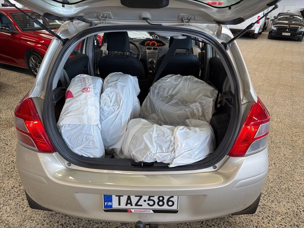 Toyota Yaris 2010 Hopea