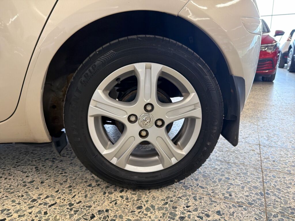 Toyota Yaris 2010 Hopea