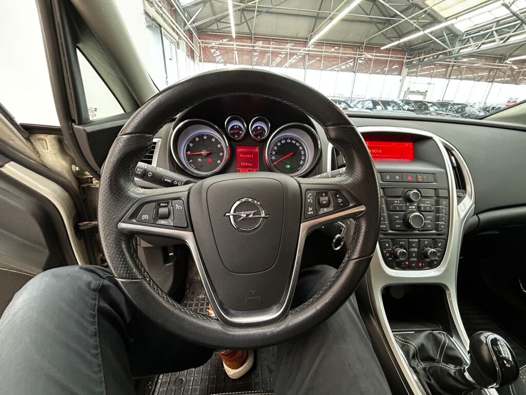Opel Astra 2010 Ruskea (beige)