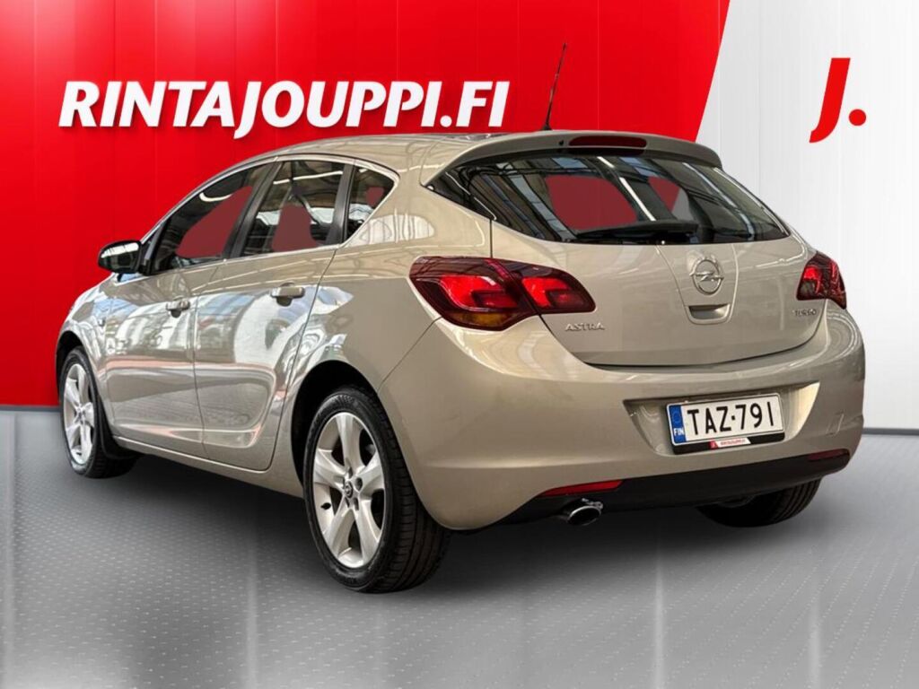 Opel Astra 2010 Ruskea (beige)