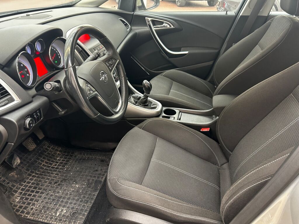 Opel Astra 2010 Ruskea (beige)