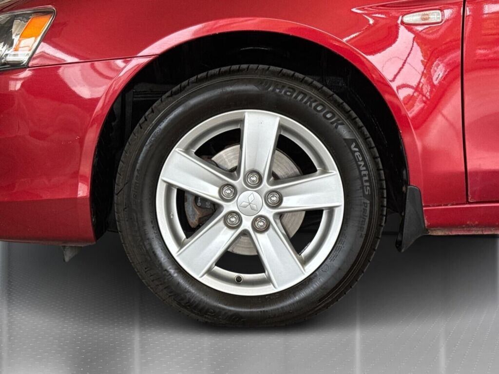 Mitsubishi Lancer 2010 Punainen