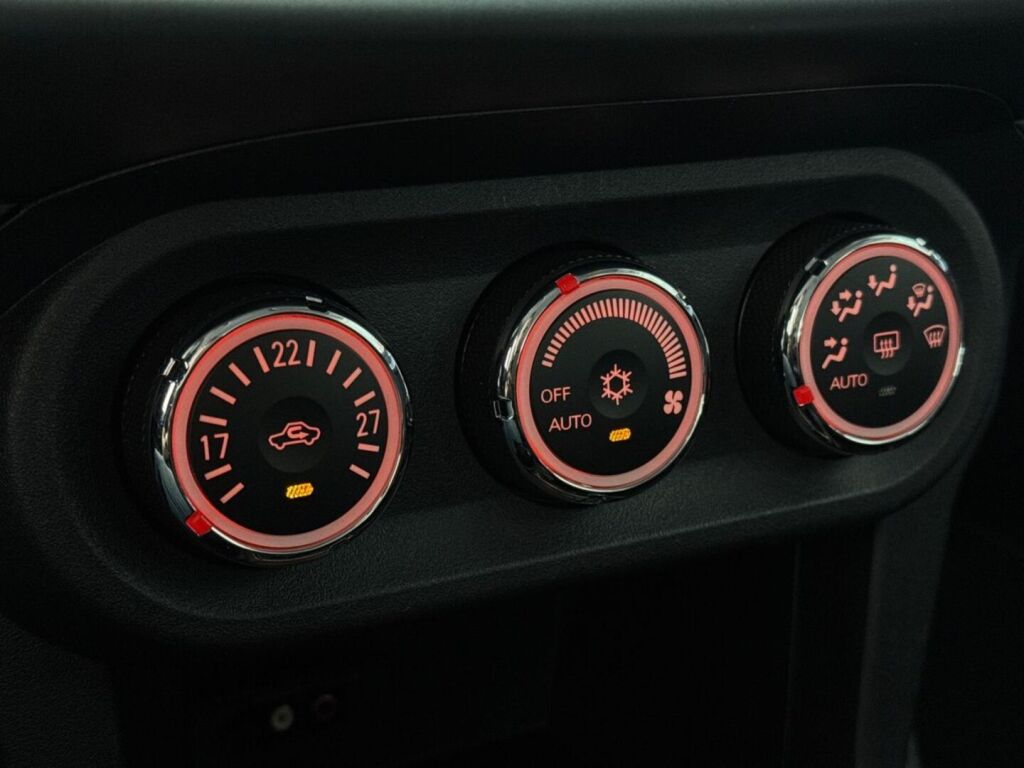 Mitsubishi Lancer 2010 Punainen