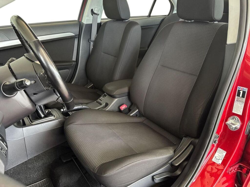 Mitsubishi Lancer 2010 Punainen