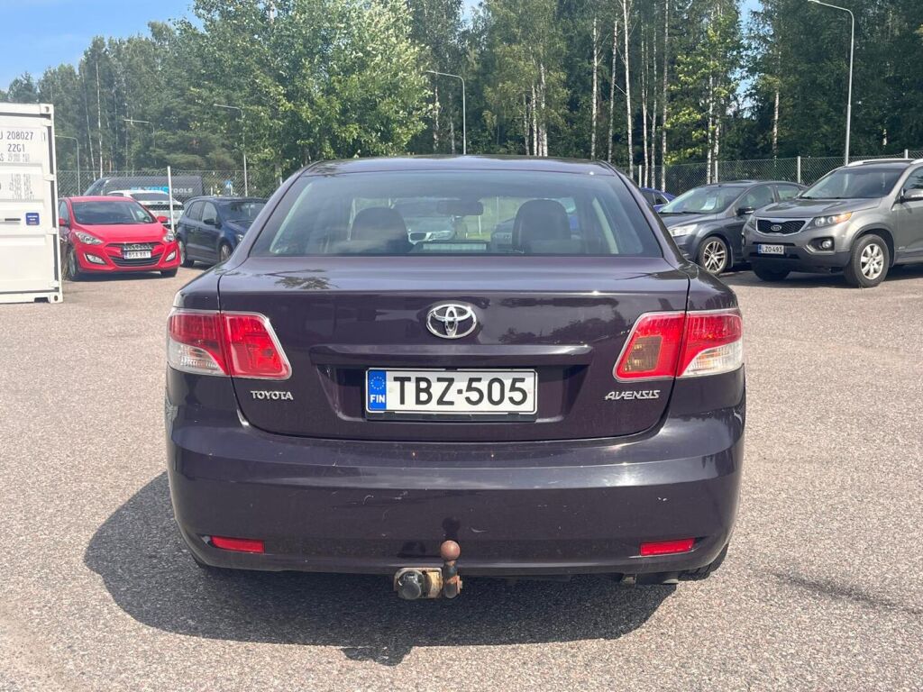 Toyota Avensis 2010 Violetti