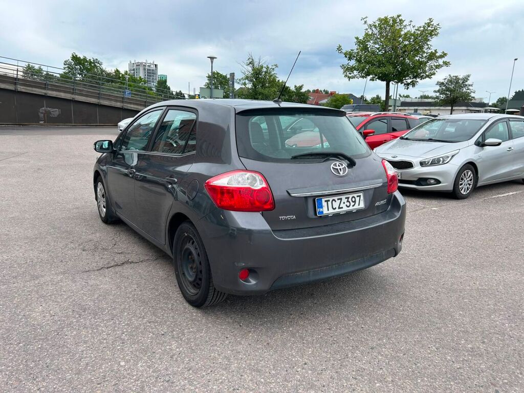 Toyota Auris 2010 Harmaa