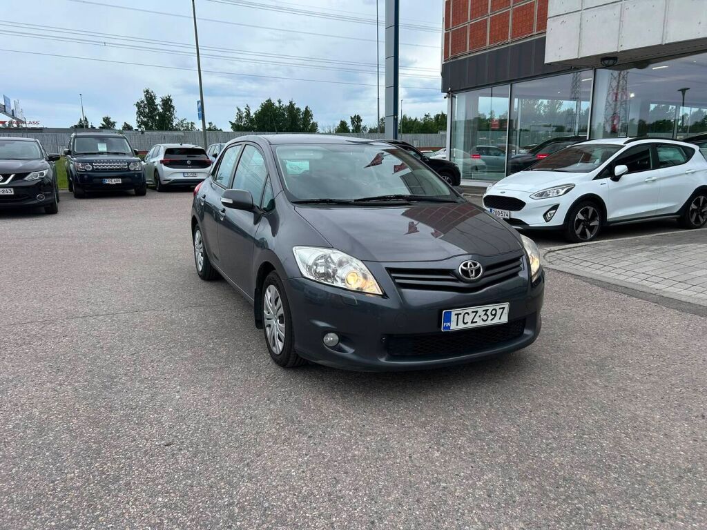 Toyota Auris 2010 Harmaa