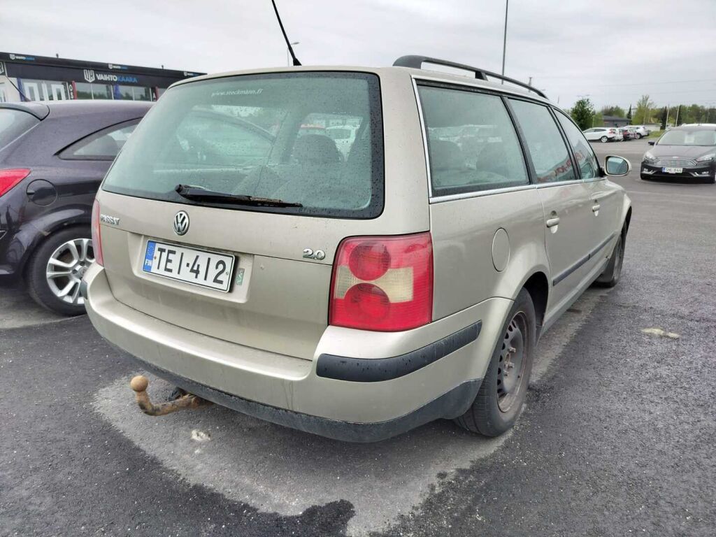 Volkswagen Passat 2005 Ruskea (beige)