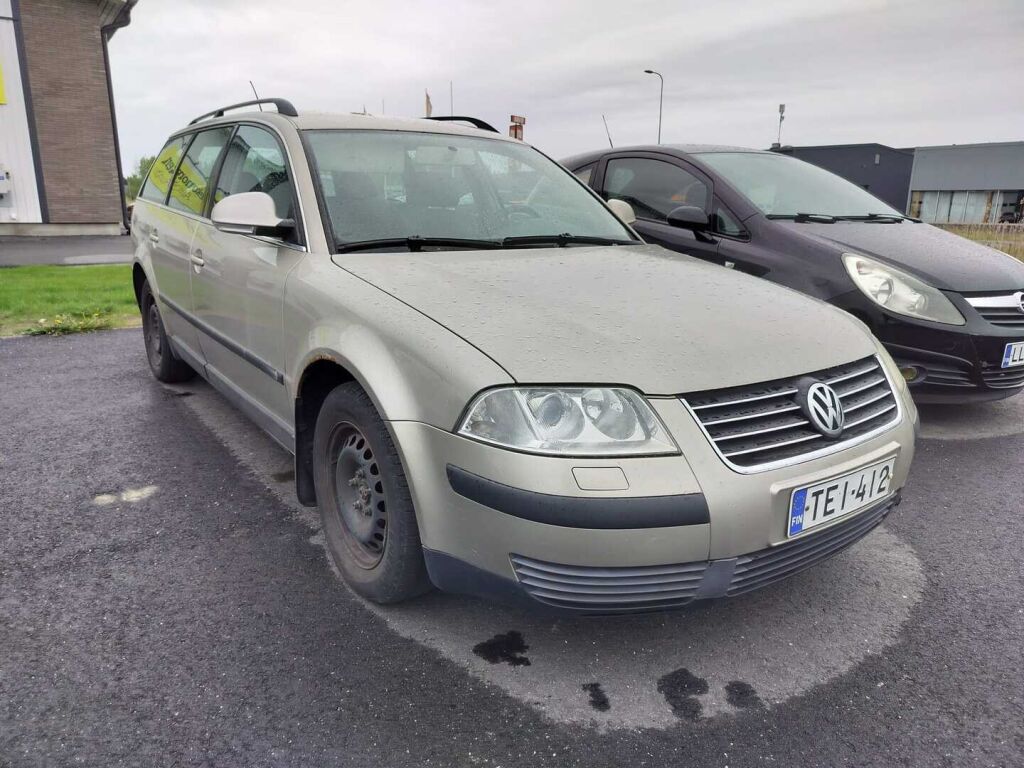 Volkswagen Passat 2005 Ruskea (beige)