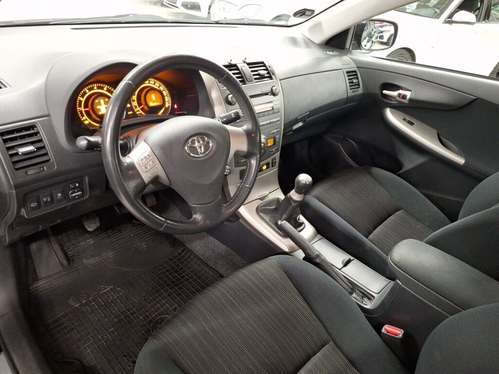 Toyota Corolla 2007 Musta