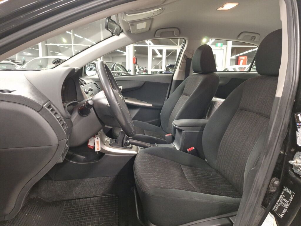 Toyota Corolla 2007 Musta