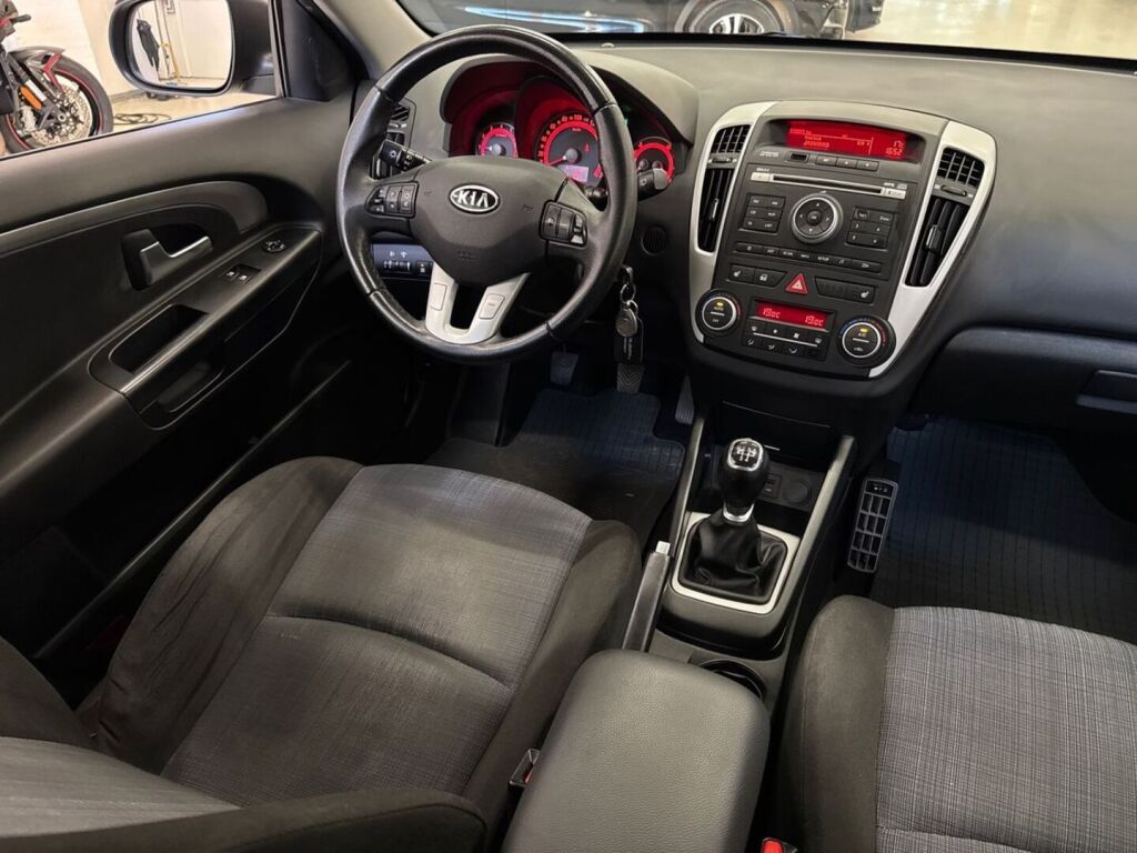 Kia Ceed 2010 Hopea