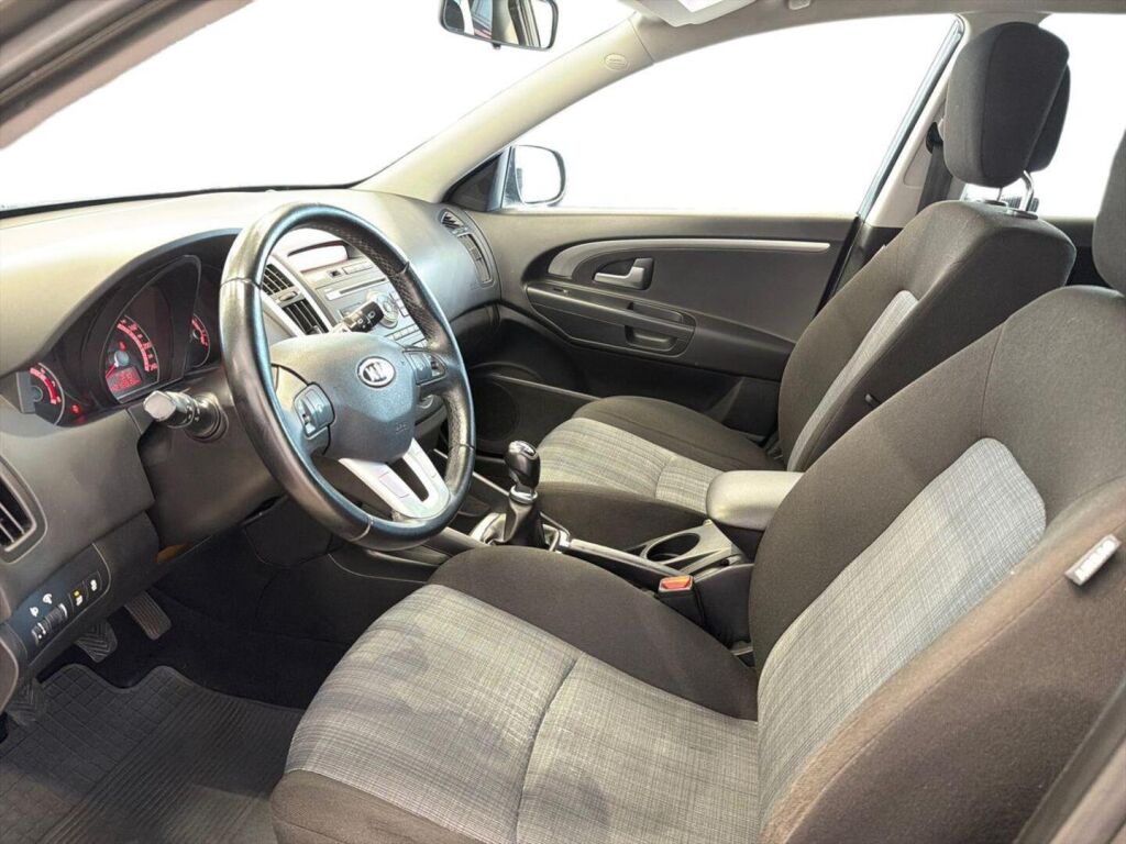 Kia Ceed 2010 Hopea
