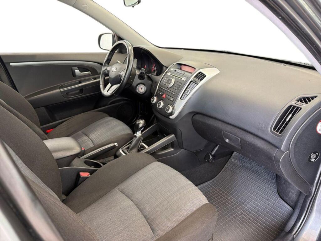 Kia Ceed 2010 Hopea