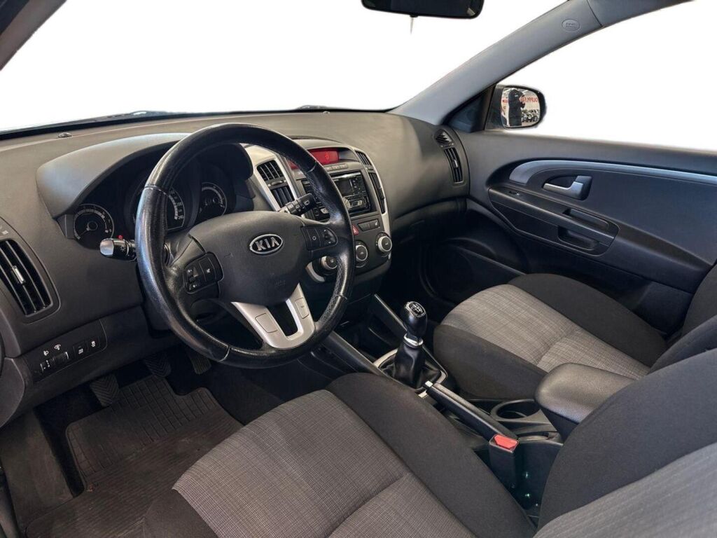 Kia Ceed 1,6 ISG EX SW EcoDynamics 2010, photo 6/19