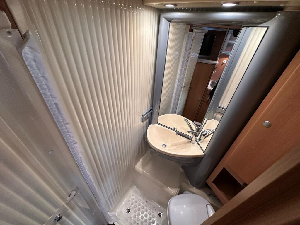 Dethleffs GLOBEBUS 2007 Valkoinen