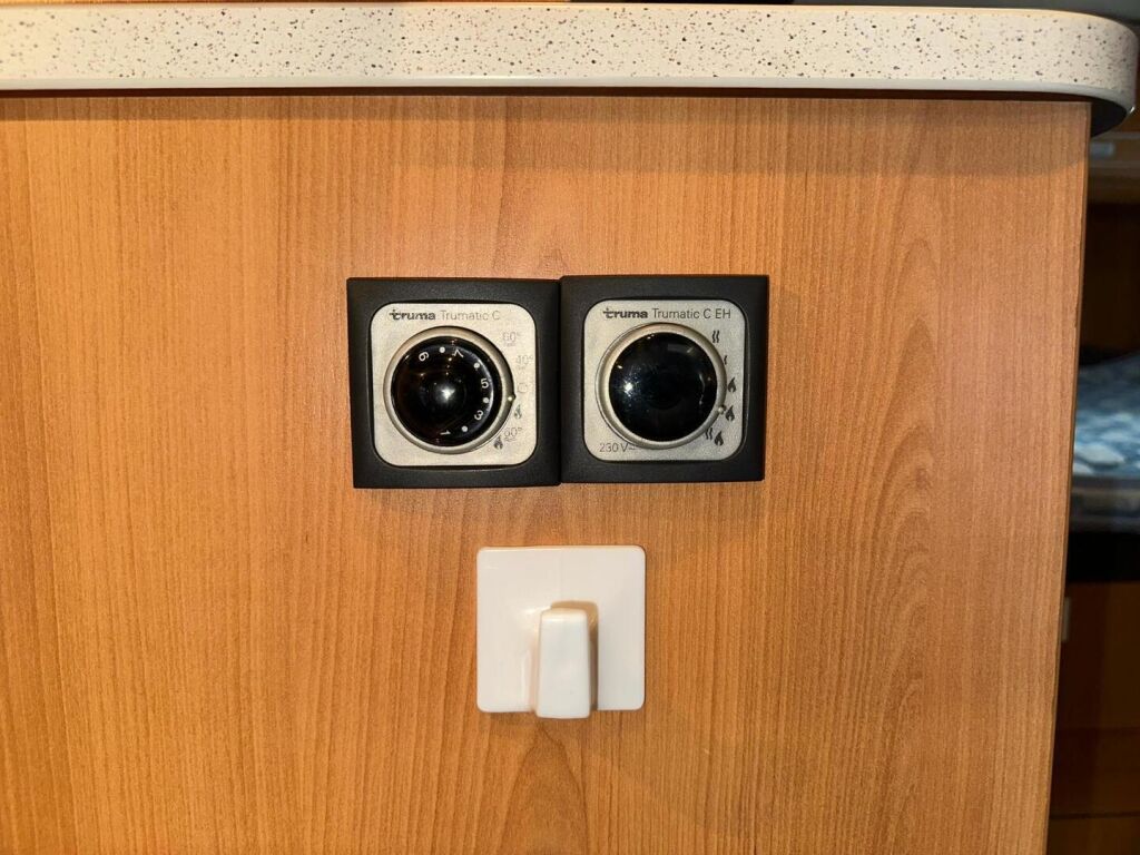 Dethleffs GLOBEBUS 2007 Valkoinen