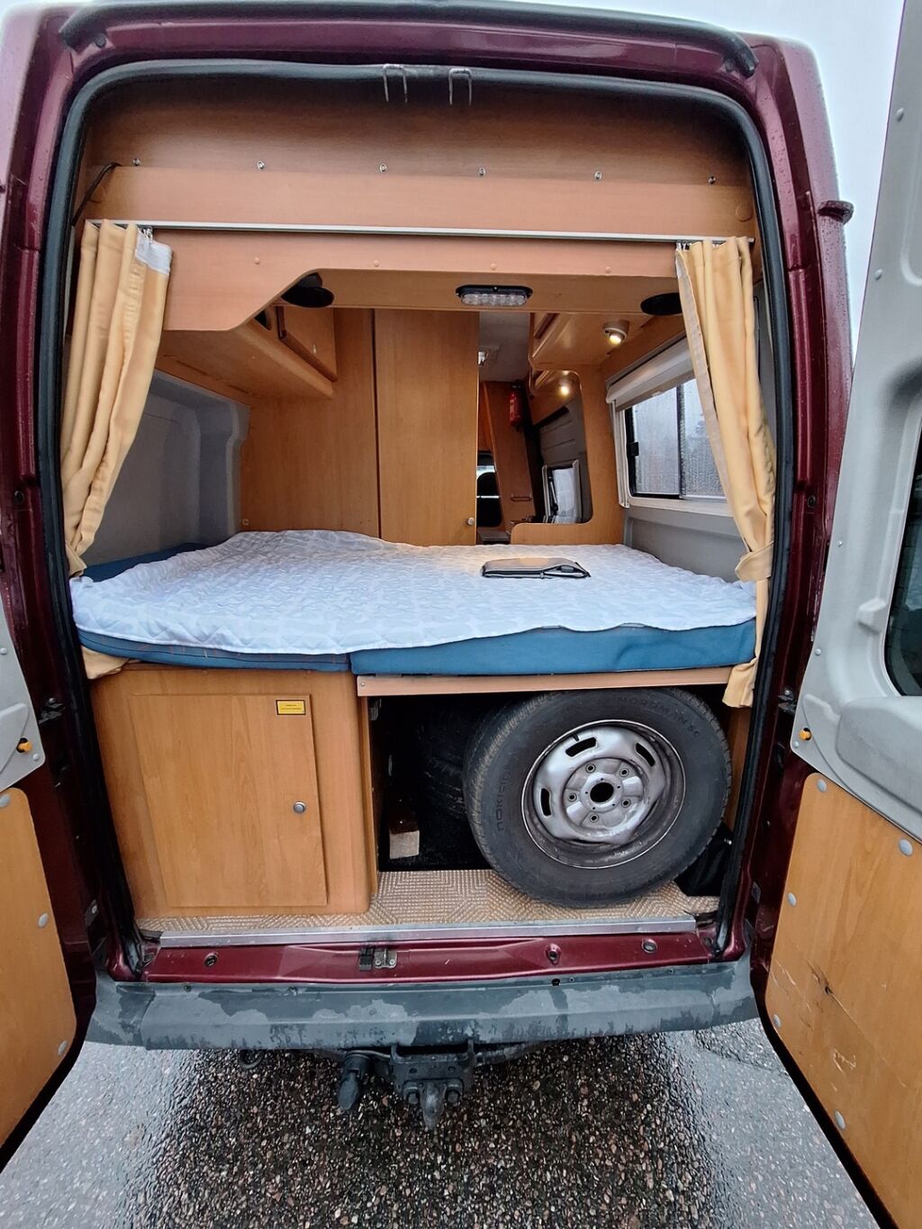 Dethleffs Globecar Fortscout VAN 570 2007 Punainen