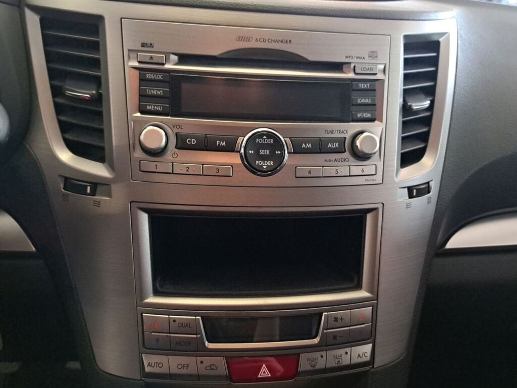 Subaru Legacy 2011 Punainen