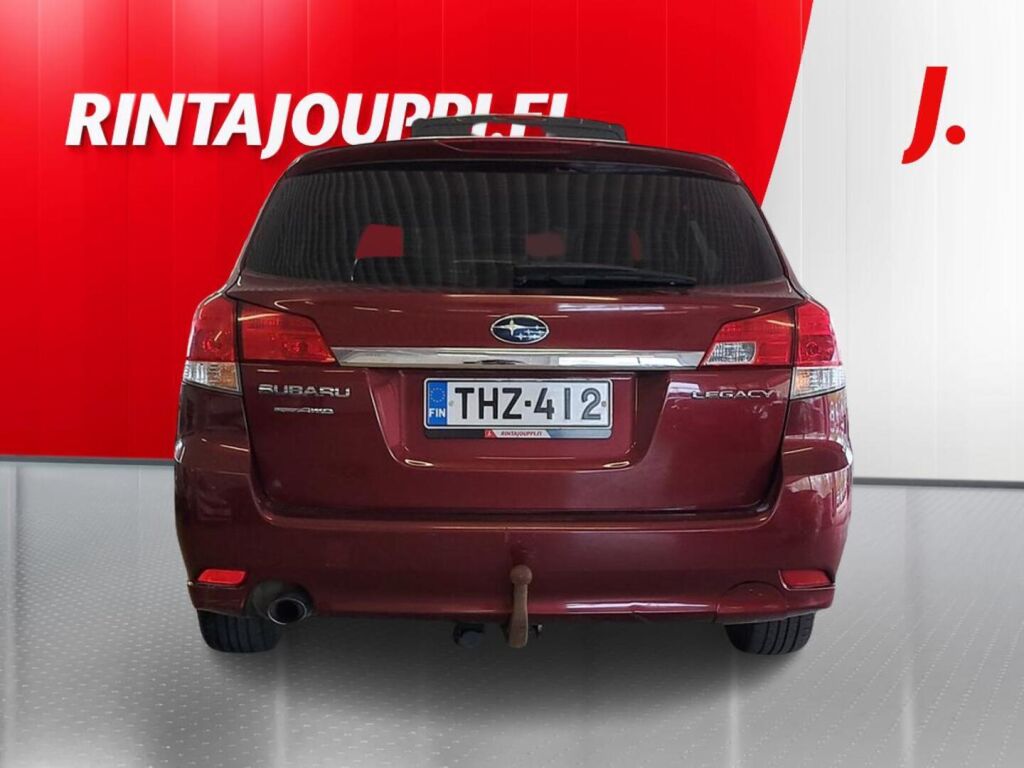 Subaru Legacy 2011 Punainen