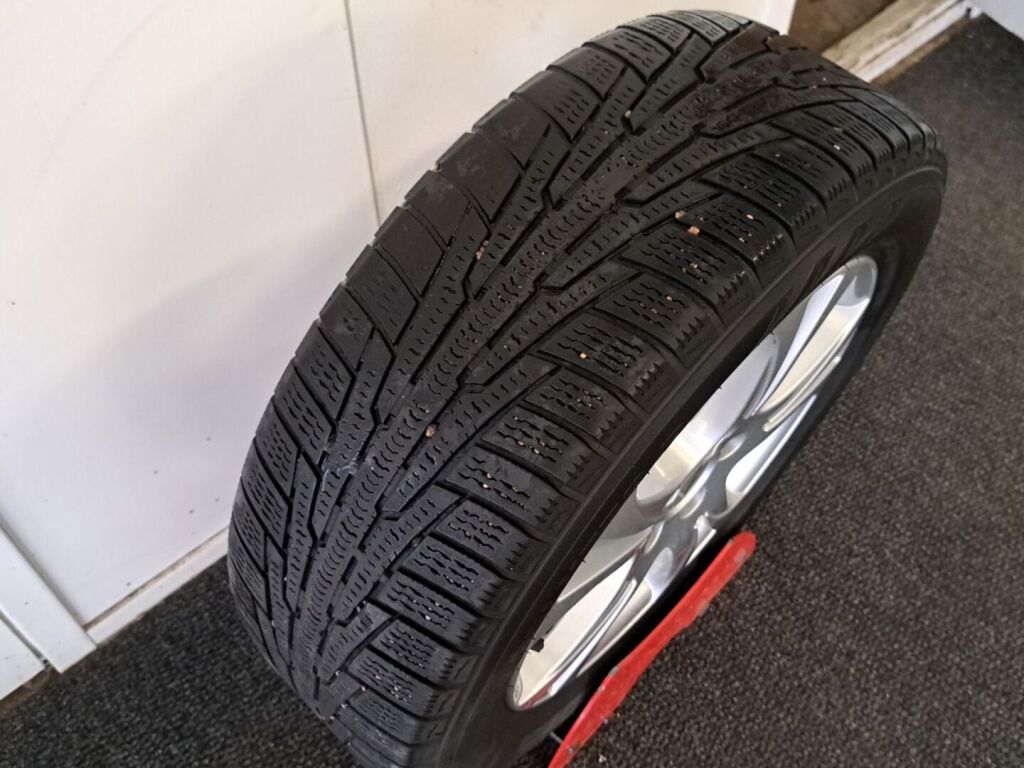Subaru Legacy 2011 Punainen