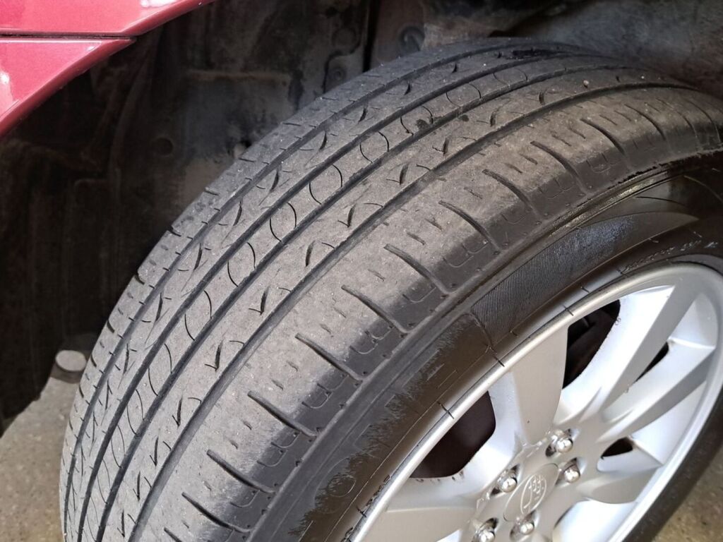 Subaru Legacy 2011 Punainen