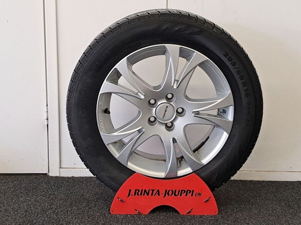 Subaru Legacy 2011 Punainen