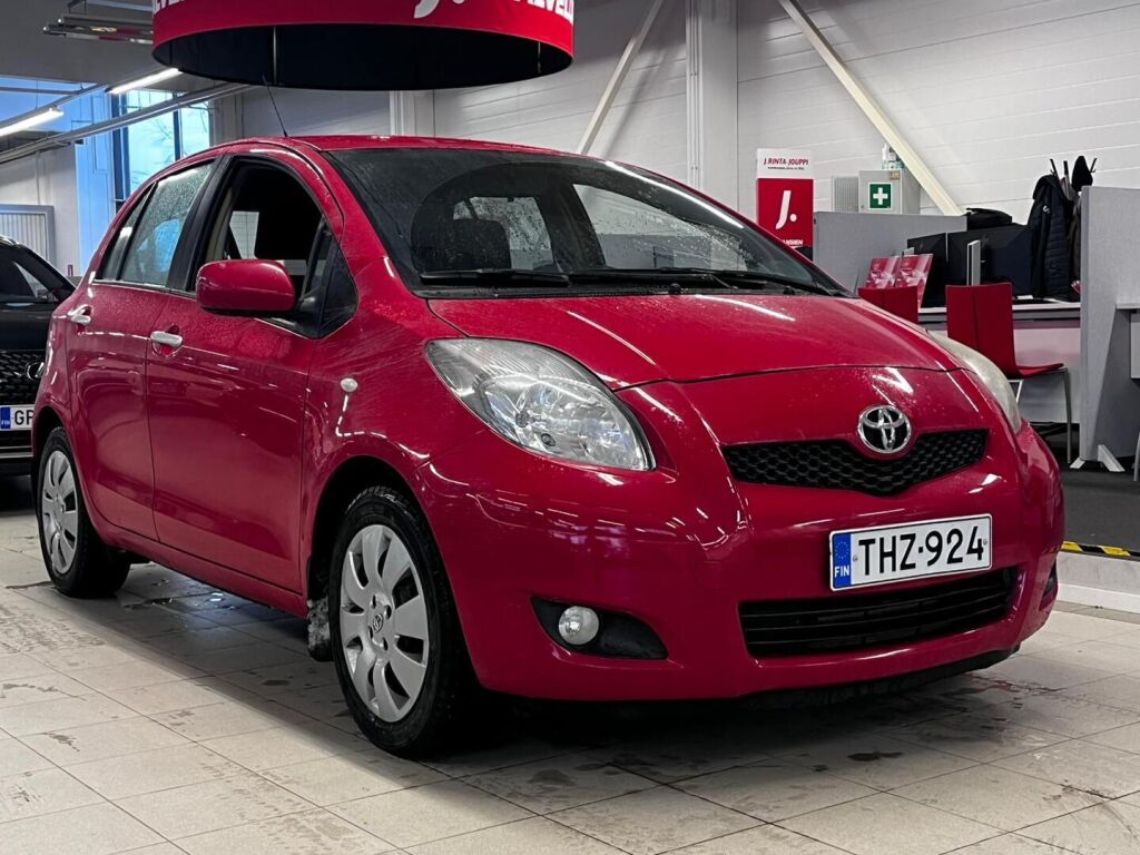 Toyota Yaris 2010 Punainen