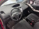 Toyota Yaris 2010 Punainen