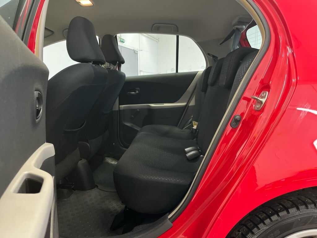 Toyota Yaris 2010 Punainen