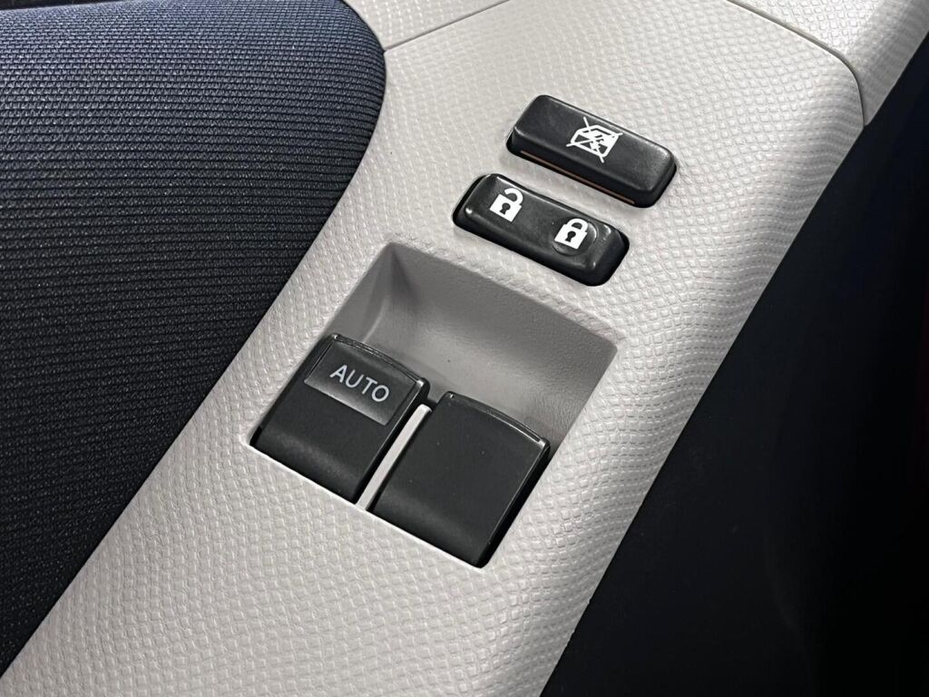 Toyota Yaris 2010 Punainen