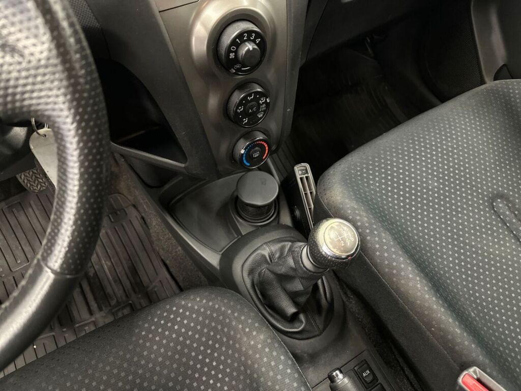 Toyota Yaris 2010 Hopea