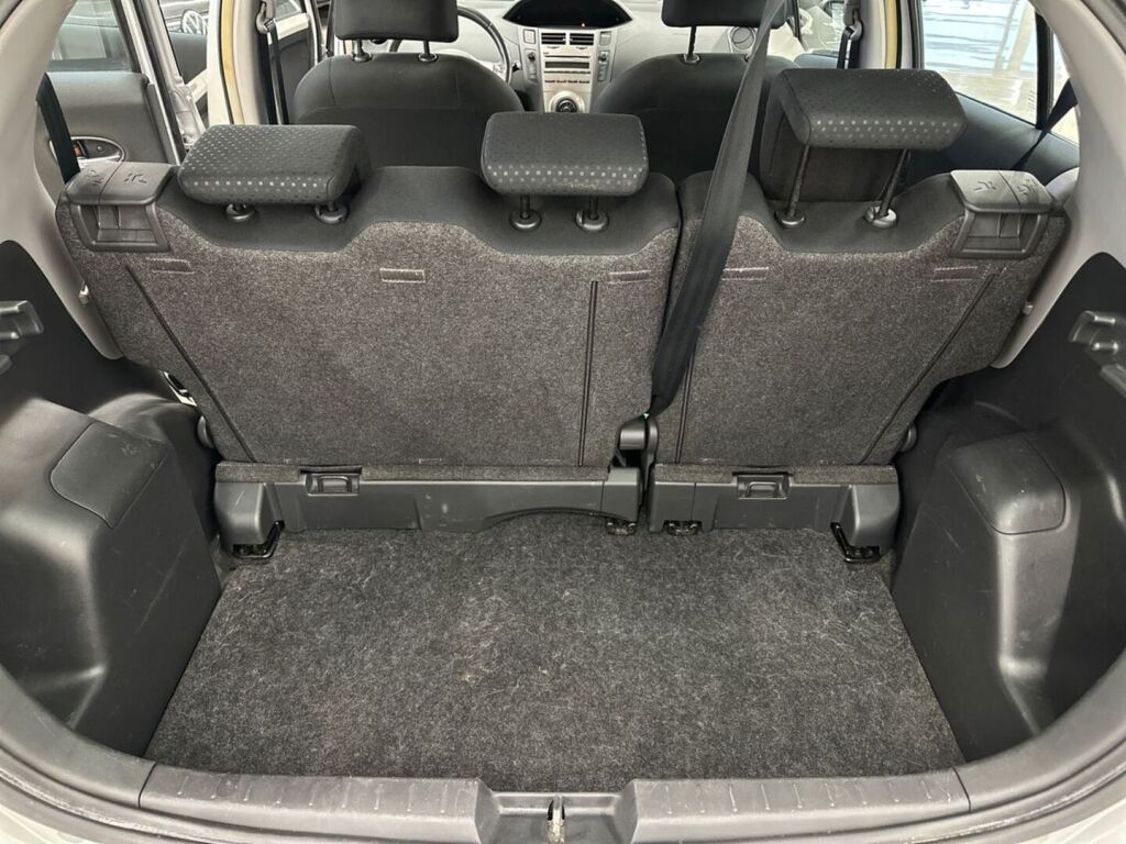 Toyota Yaris 2010 Hopea