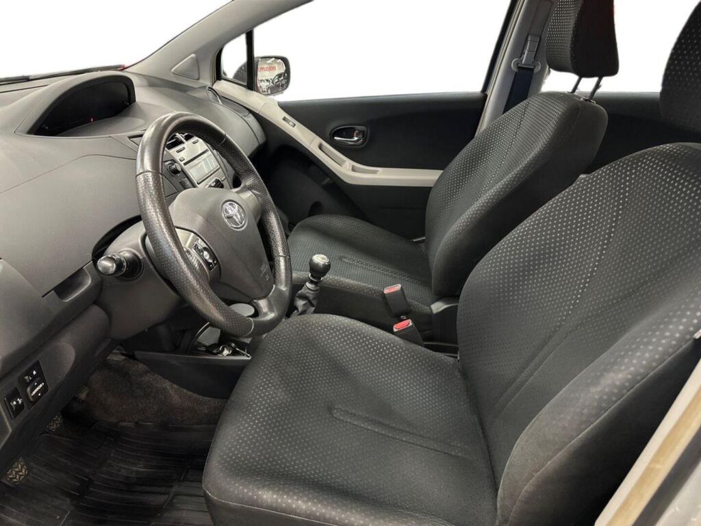 Toyota Yaris 2010 Hopea